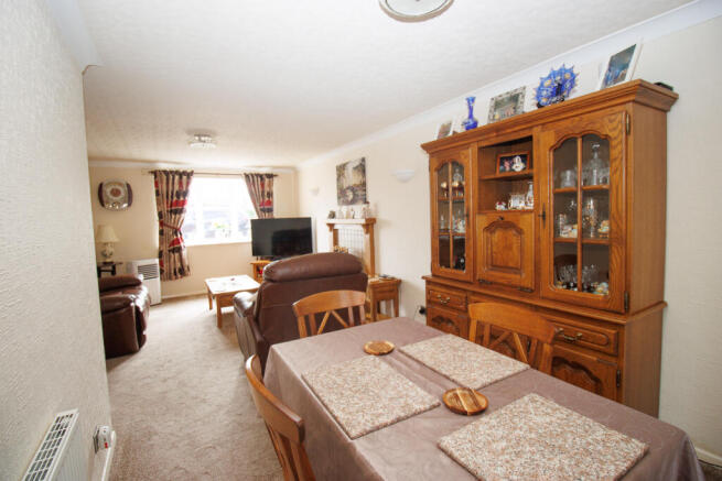 3 bed Link Detached House for sale Image 6
