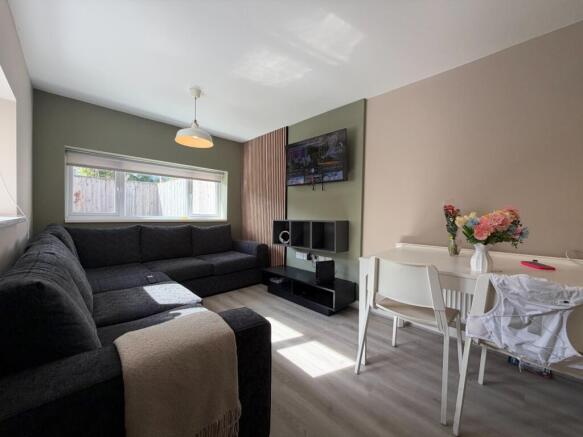Call 02920 668585 to secure your viewing _3