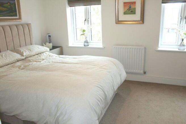 Bedroom 1 Picture 3