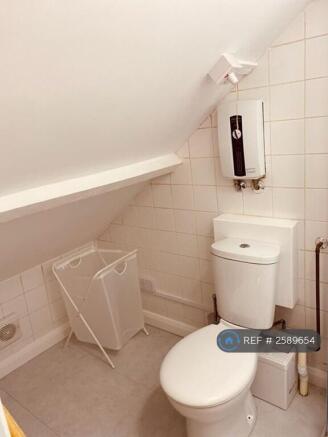 Bedroom 5 Ensuite