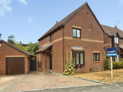 Merryman Drive, Crowthorne, Berkshire