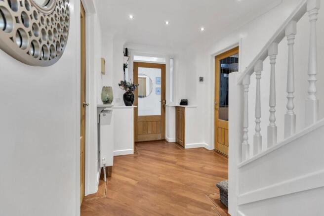 4 bed Detached for sale Image 10
