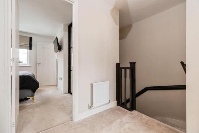 3 bed Semi-Detached for sale Image 7