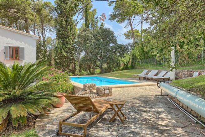 Pool side.jpg