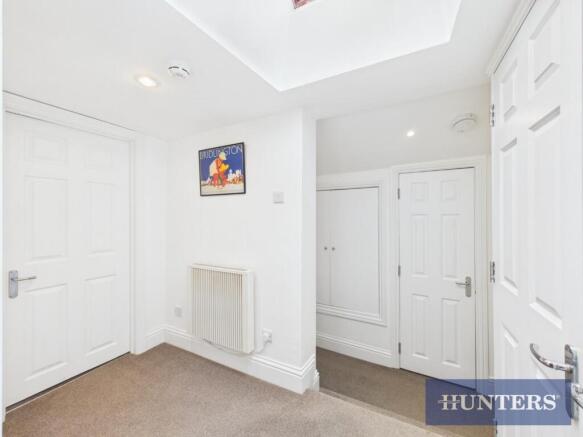 2 bed Apartment for sale Image 10