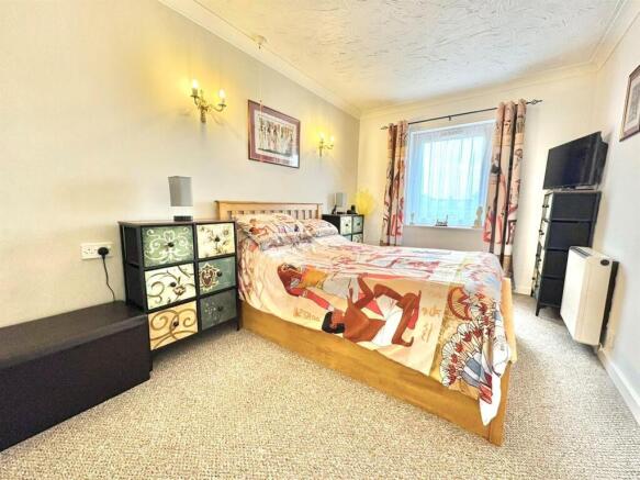 1 bed Apartment for sale Image 8