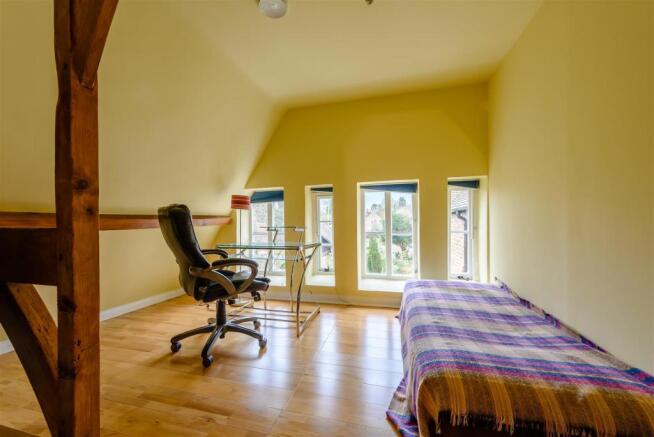 8448569-interior01.jpg