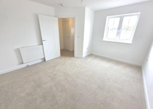 3 bed Semi-Detached for sale Image 4