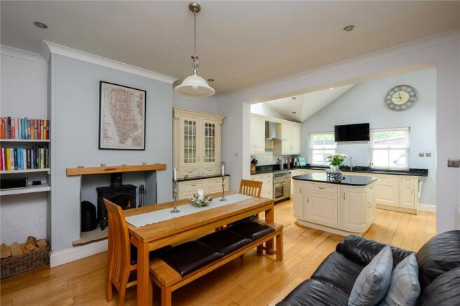 3 bed Terraced for sale Image 2
