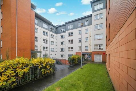 Whitehill Place, Dennistoun, G31 2BB