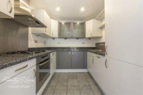6, 36 Western Beach Apartments, Hanover Avenue, Silvertown, London E16 1DU