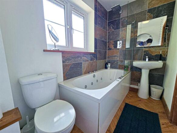 FAMILY BATHROOM