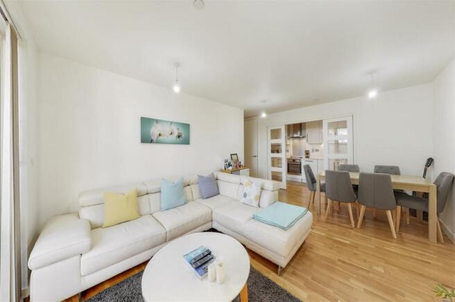 Flat 42, Elizabeth House - BIwbCFNGr770rAlereUh.jp