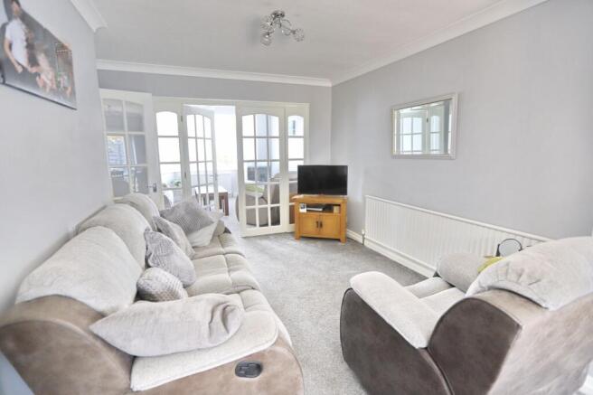 Pine Avenue, Whitefield, M45 photo 4