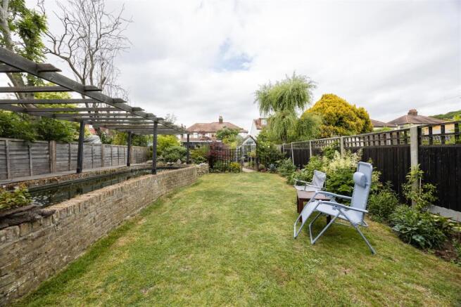 Ainslie Wood Road, E4