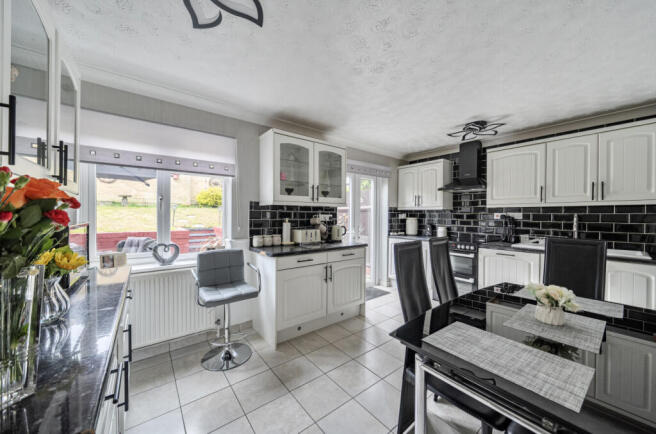 1438529-5-69cd385...