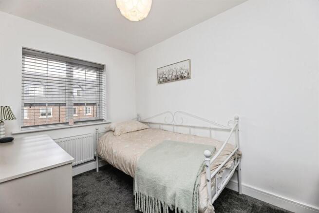 3 bed Town House for sale Image 7