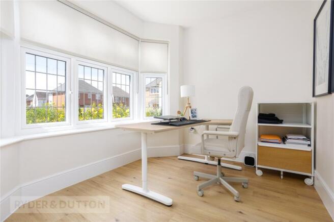4 bed Detached for sale Image 11