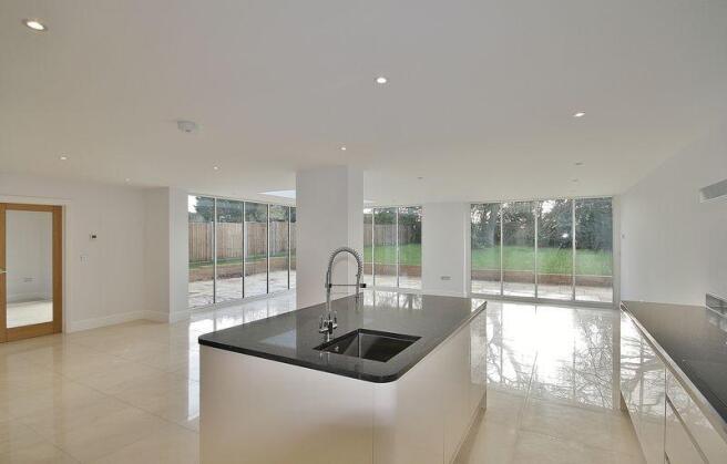 Kitchen Area &...