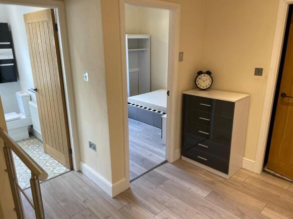 1 bed Terraced to rent Image 11