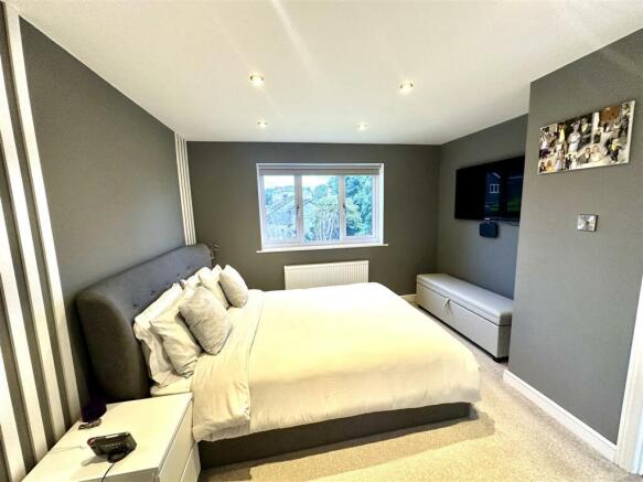 PRINCIPAL BEDROOM SUITE