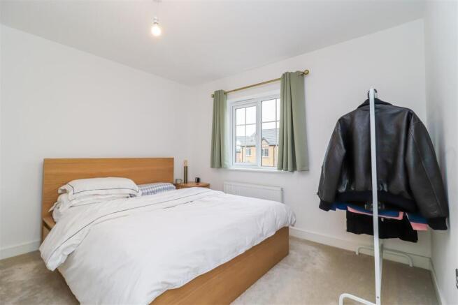 4 bed Detached for sale Image 9