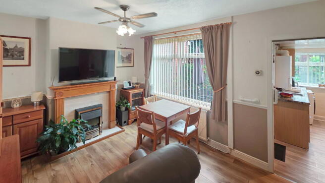 Lindsay Avenue, Swinton M27 5SD photo 4