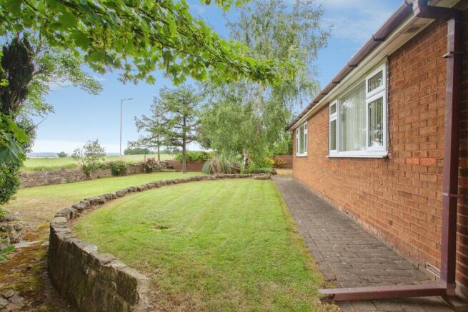 2 bed Detached Bungalow for sale Image 5