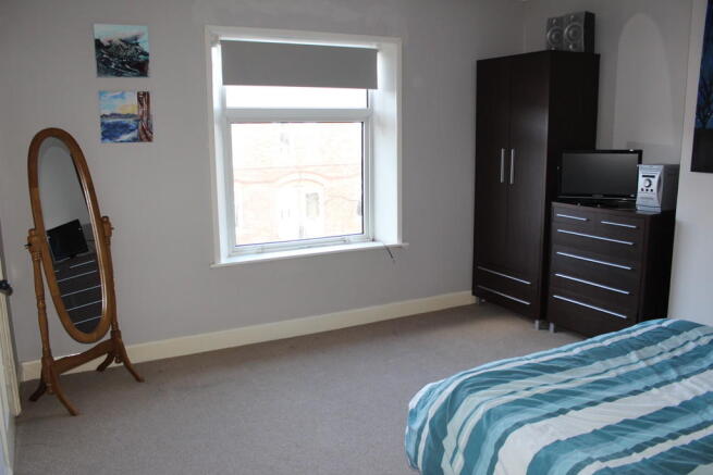 Bed 1 (2)