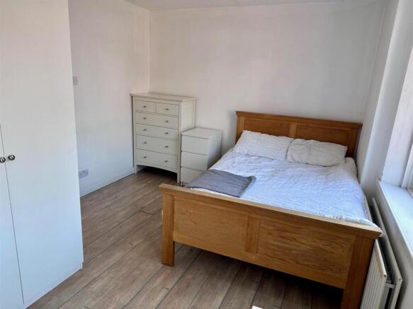 Bed 1.jpg