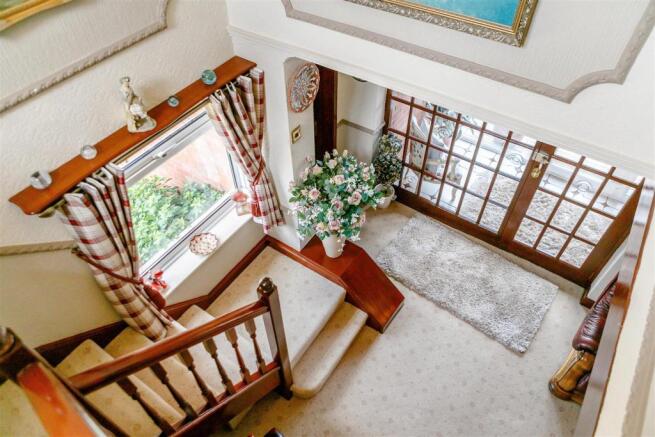 8387098-interior16.jpg
