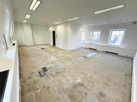 16_LEMAN STREET FLOOR 4 ROOM 2.jpg