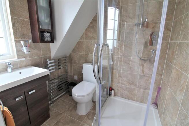 EN-SUITE TO MASTER BEDROOM