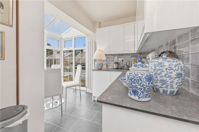 4 bed Detached for sale Image 9