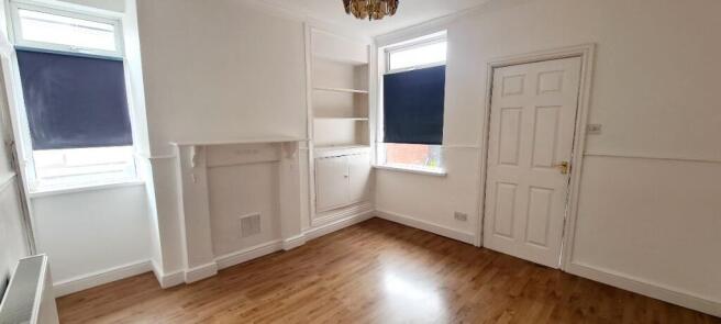2 bed Semi-Detached to rent Image 5