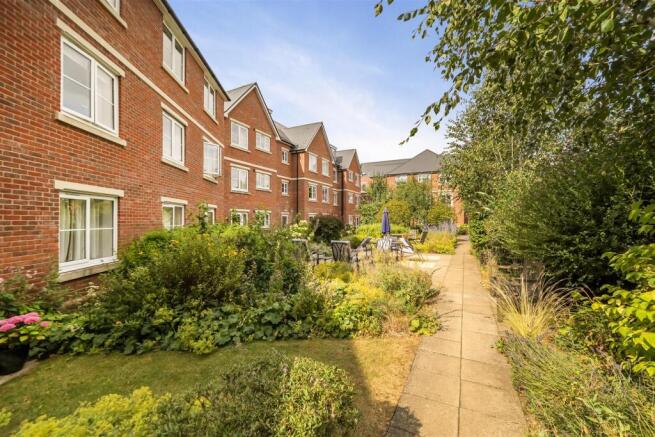 1 bed Retirement Property for sale Image 12