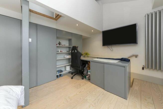 Photo 8