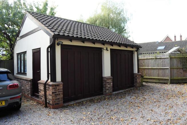DOUBLE GARAGE