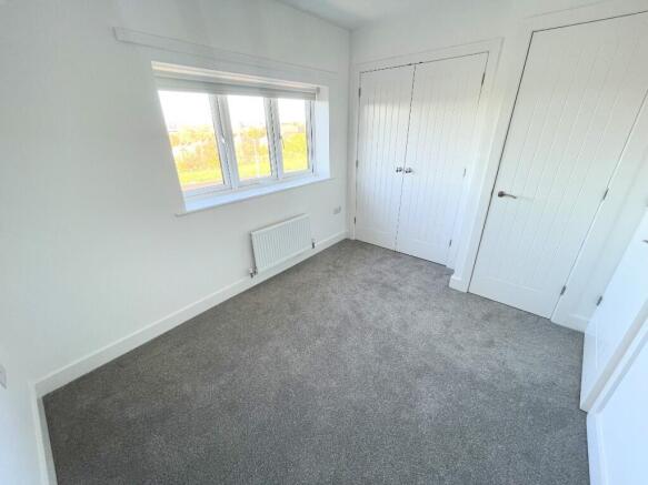 2 bed Semi-Detached to rent Image 8