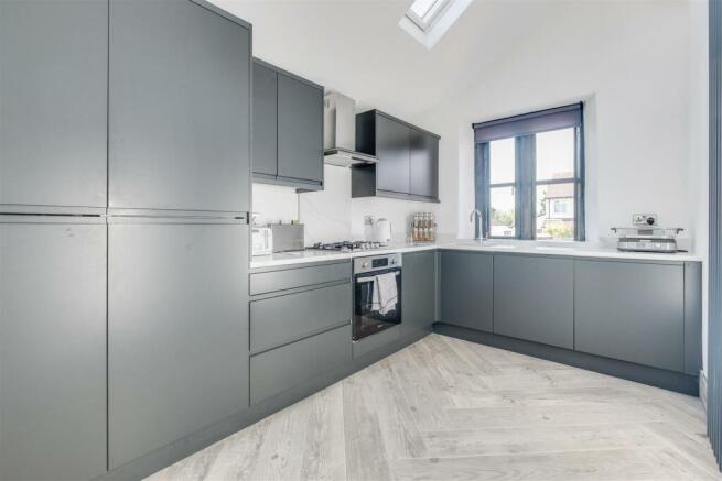 23453_33239178_IM...