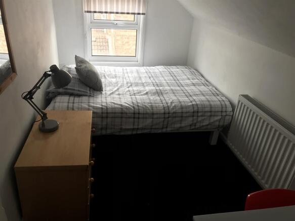 4 bed Private Halls to rent Image 7