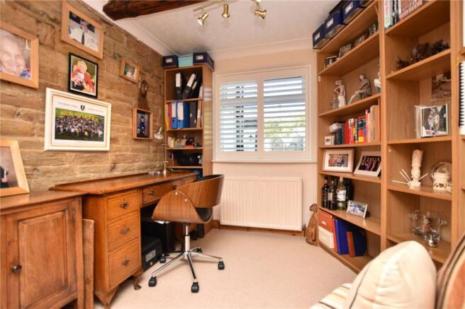 4 bed Semi-Detached for sale Image 6