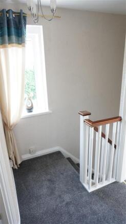 FIRST FLOOR LANDING
