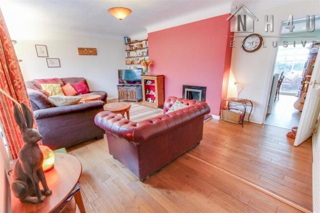 LOUNGE: