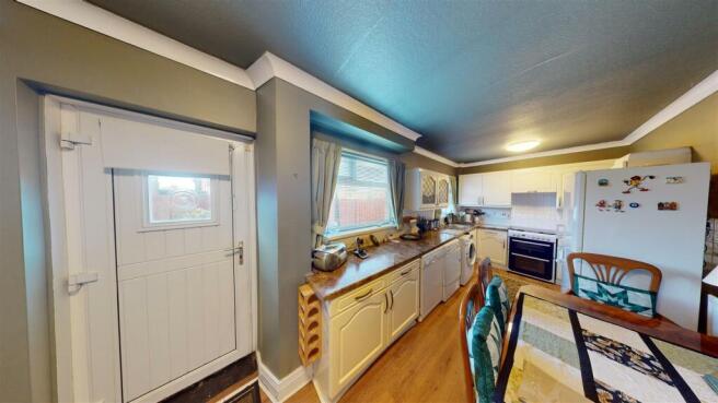 Kitchen / Dining Room