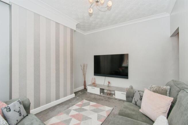 3 bed Terraced for sale Image 6