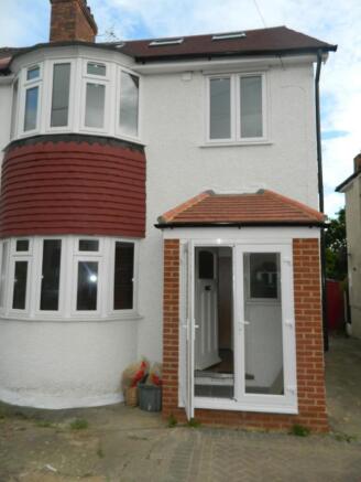 5 BEDROOM HOUSE
