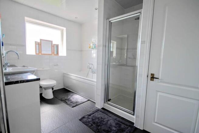 Four piece family bathroom