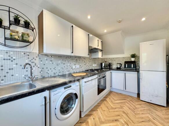 Fir Place, Johnstone photo 4