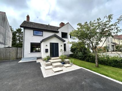 Chippenham Road, Marshfield